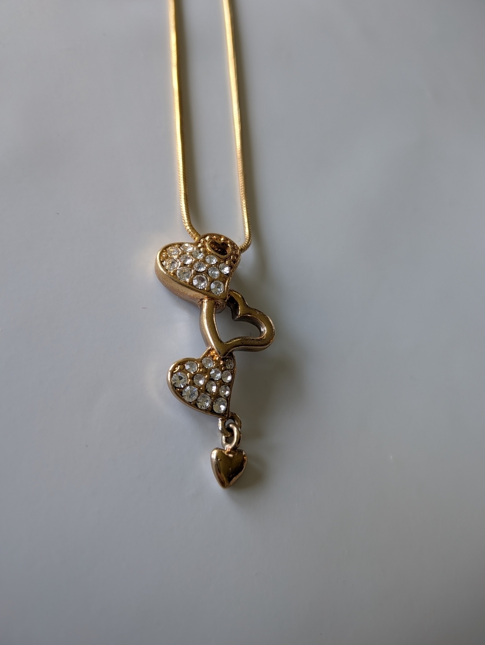 Vintage Avon Gold And Rhinestone Heart Pendant Necklace - Picture 9 of 10